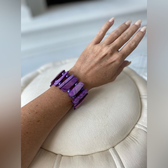 Purple Iridescent beaded thick statement bracelet - Picture 4 of 9